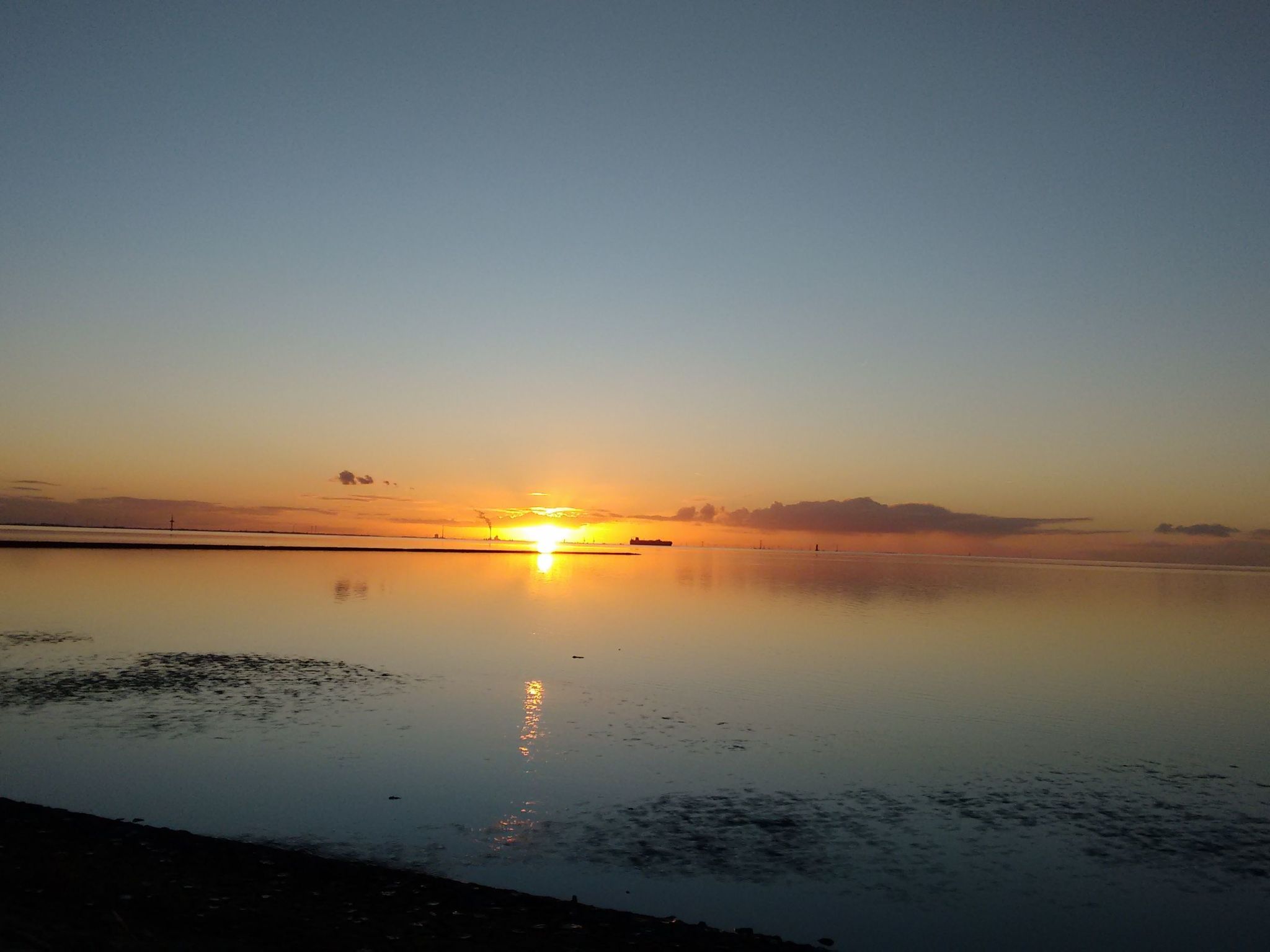 Komfortable Ferienwohnung mit großem Garten-Dedans