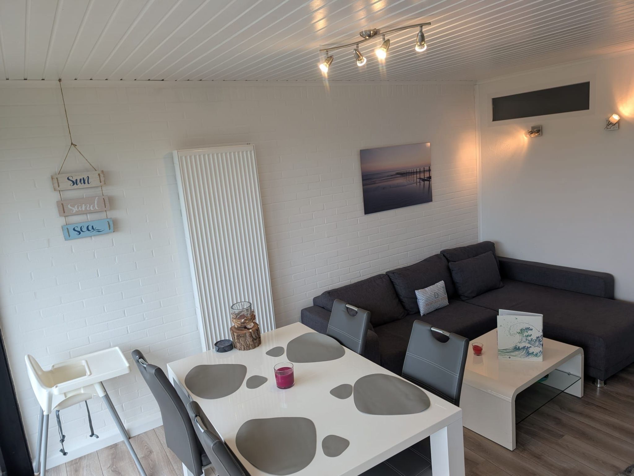 LouJa-Image-tags.info