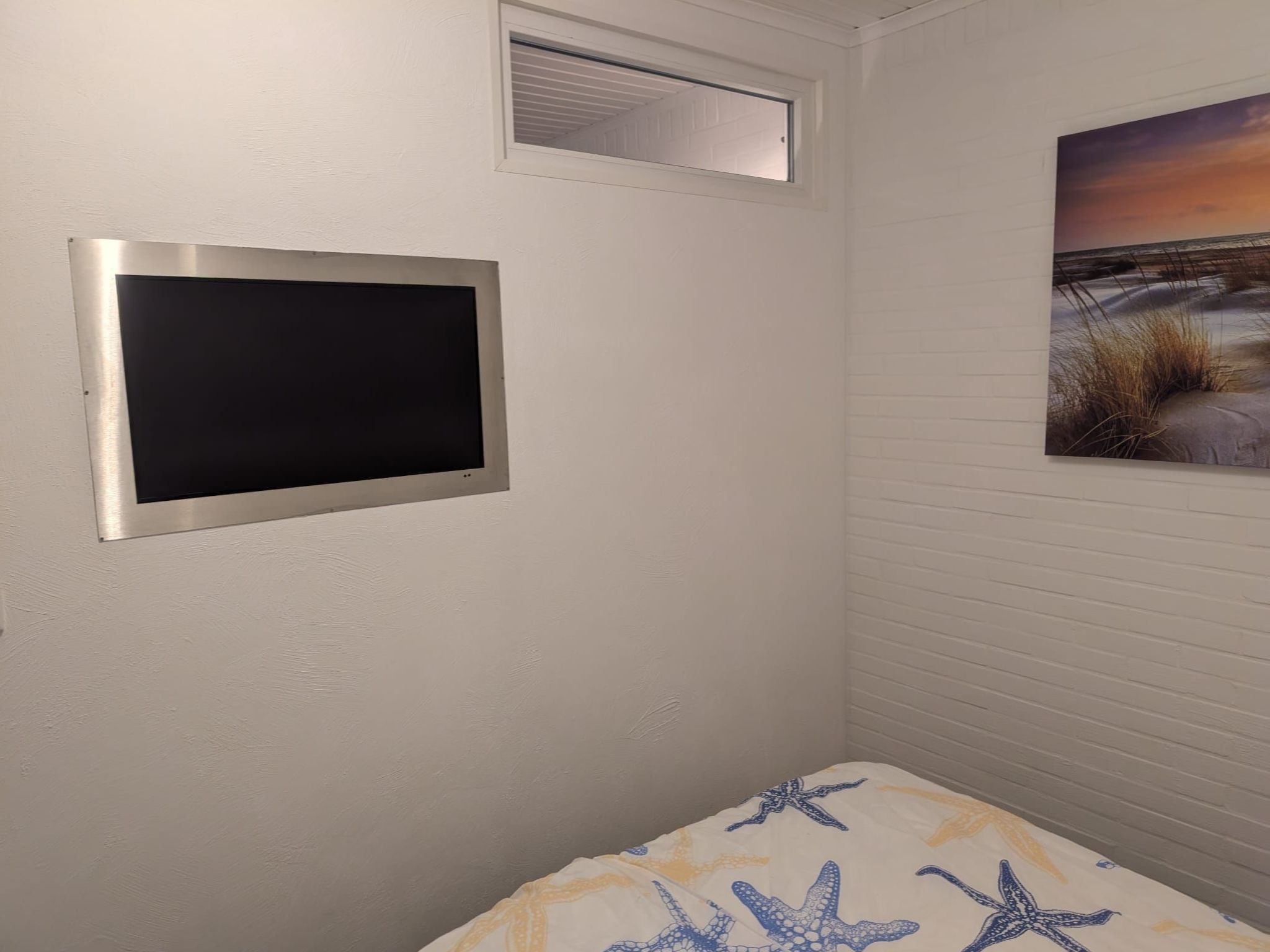 LouJa-Image-tags.info