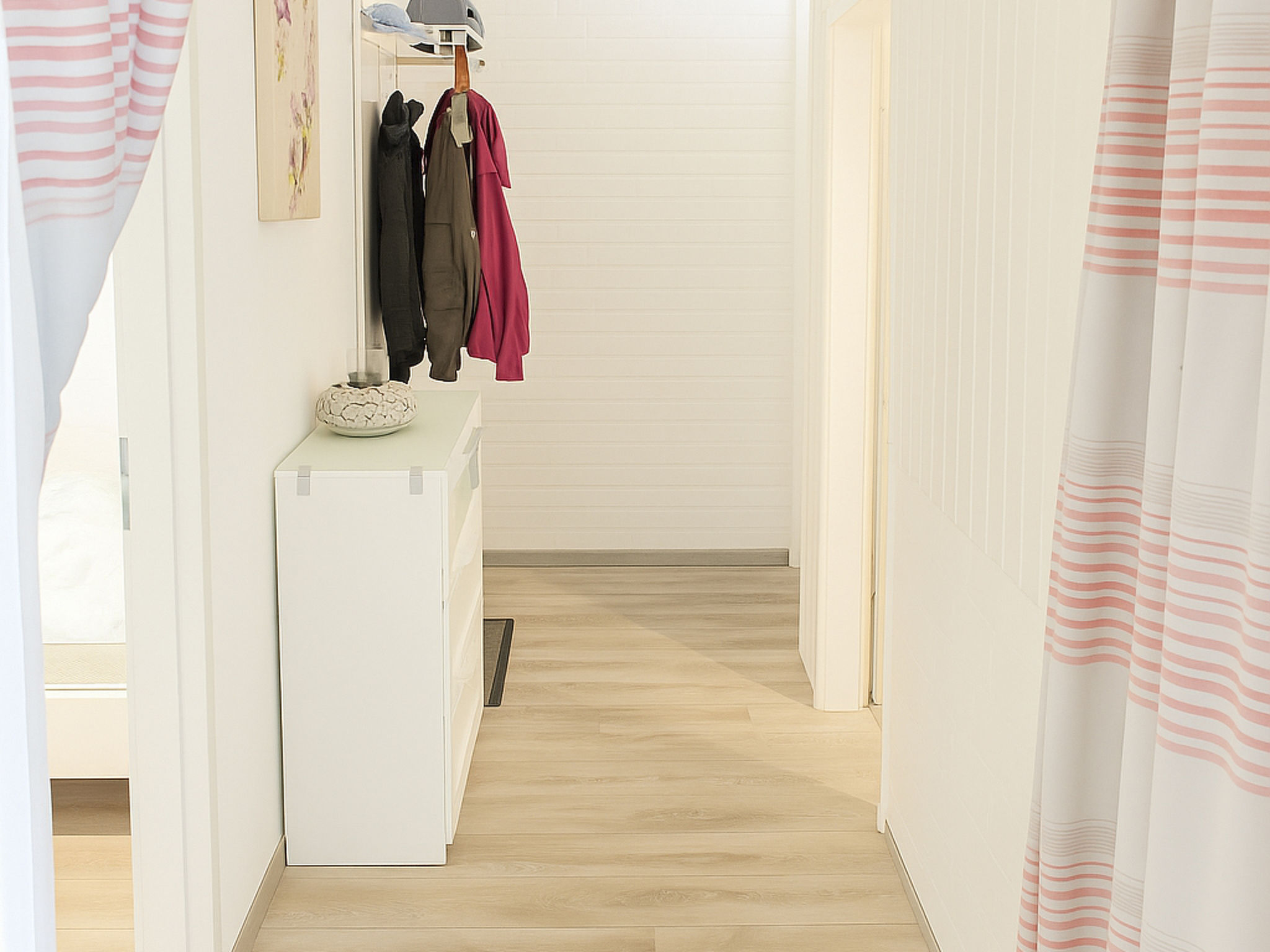 LouJa-Image-tags.info