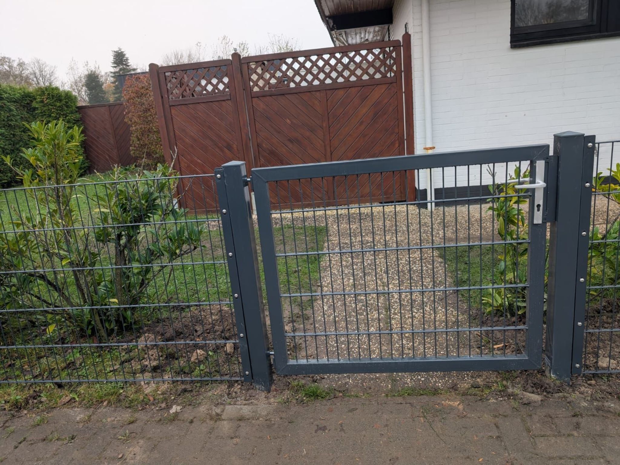 LouJa-Image-tags.info