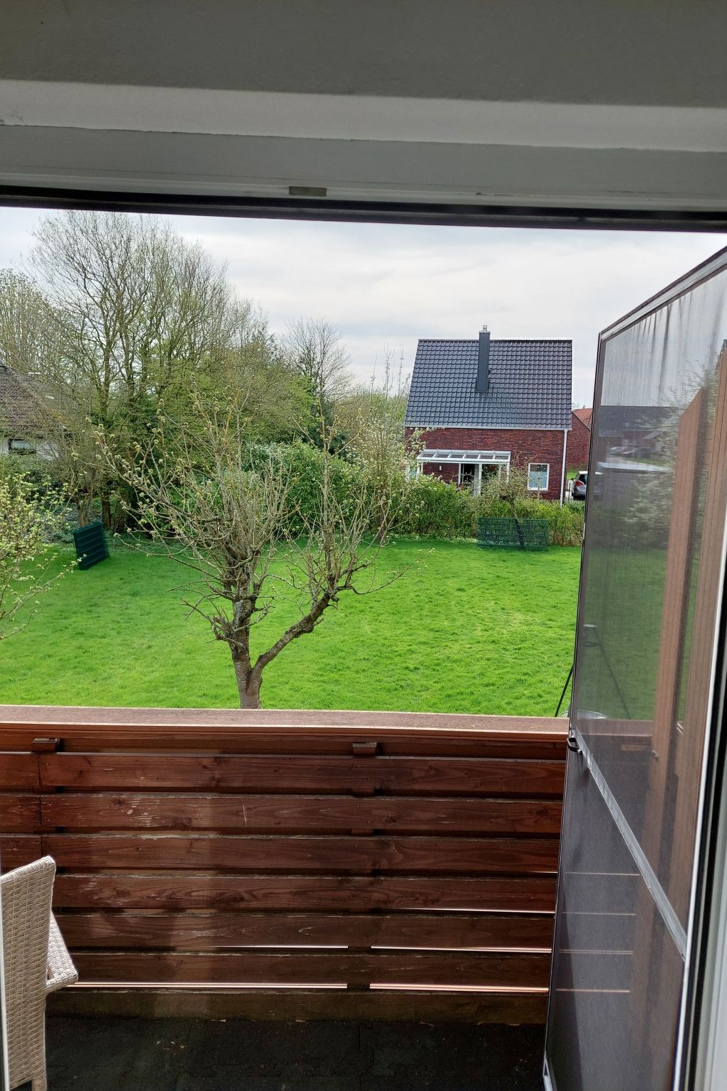 Mastkorb mit Grill und Garten-Dedans