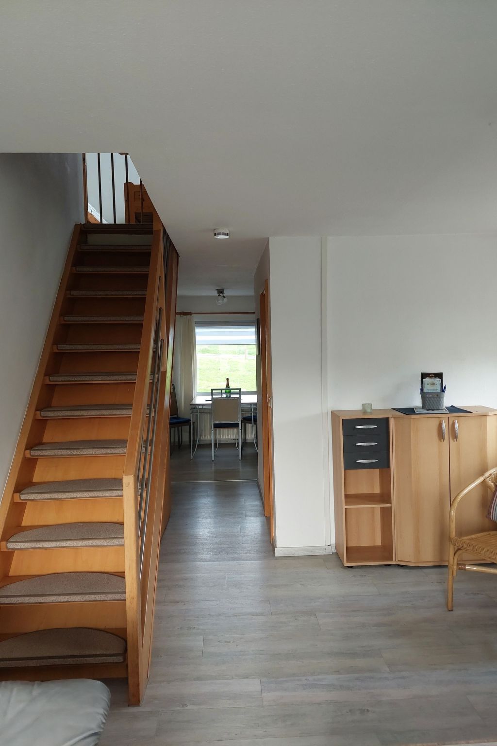 Mastkorb mit Grill und Garten-Dedans