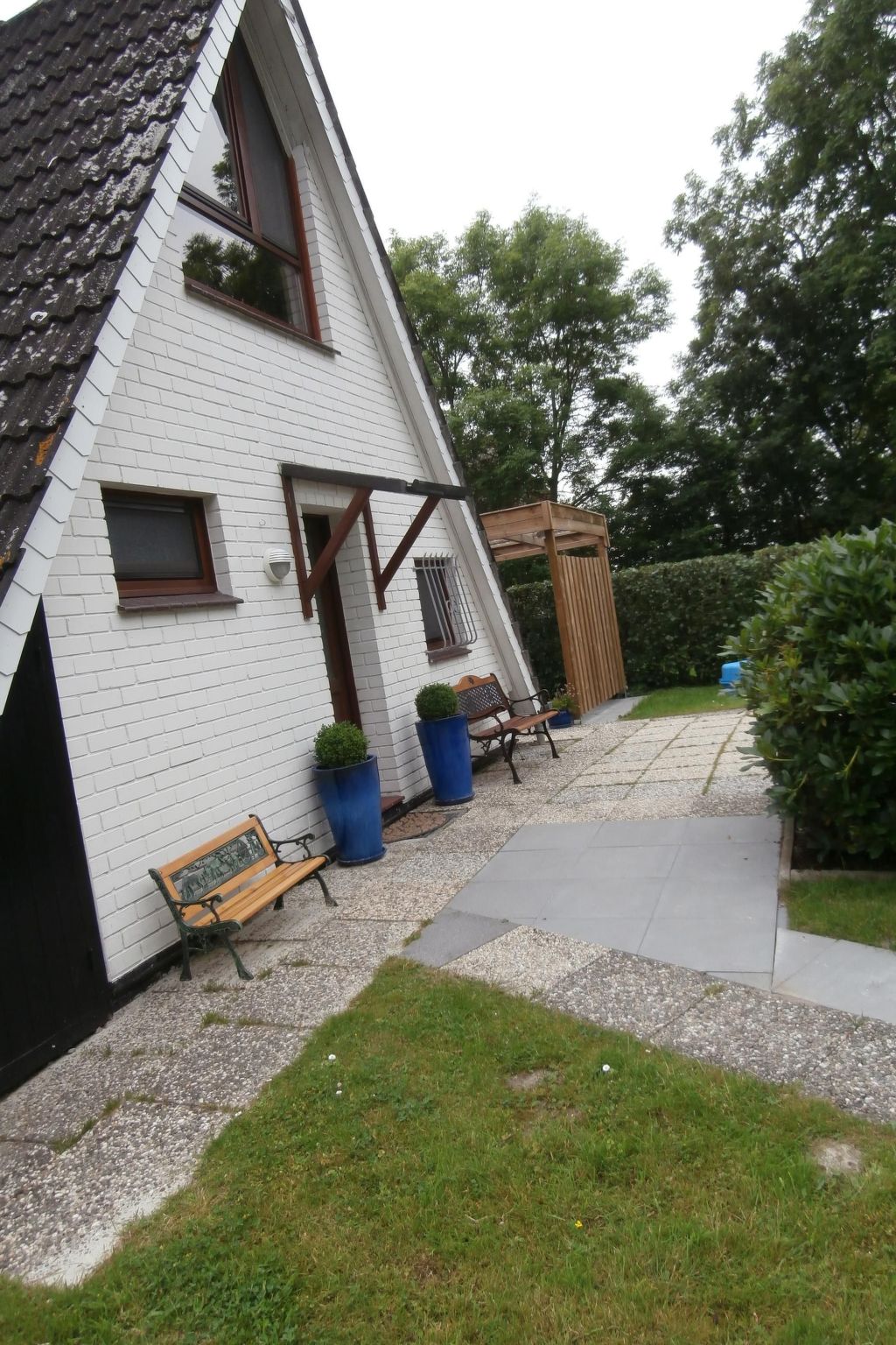 Uriges Ferienhaus mit Garten und Grill-Drinnen