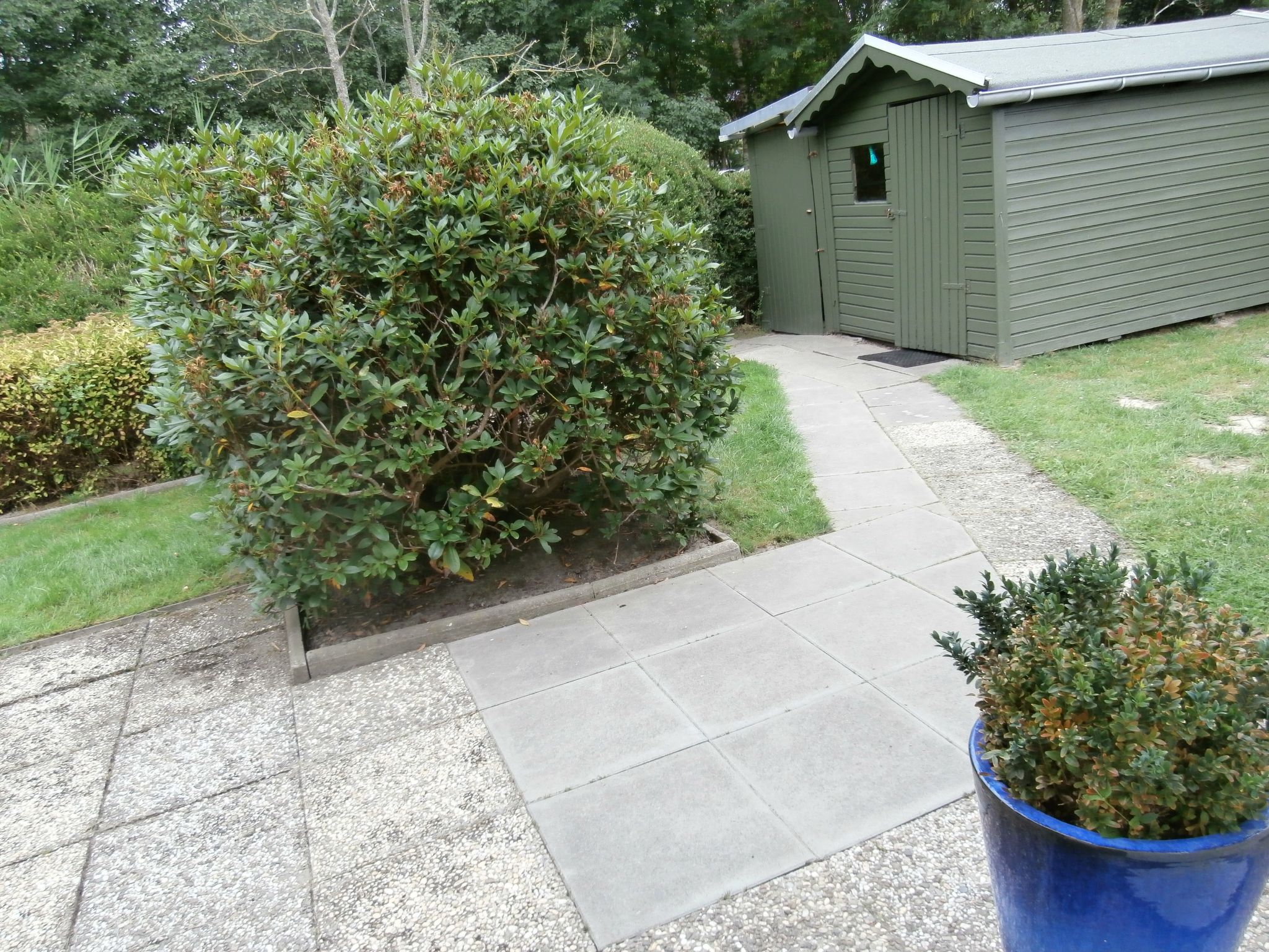 Uriges Ferienhaus mit Garten und Grill-Drinnen