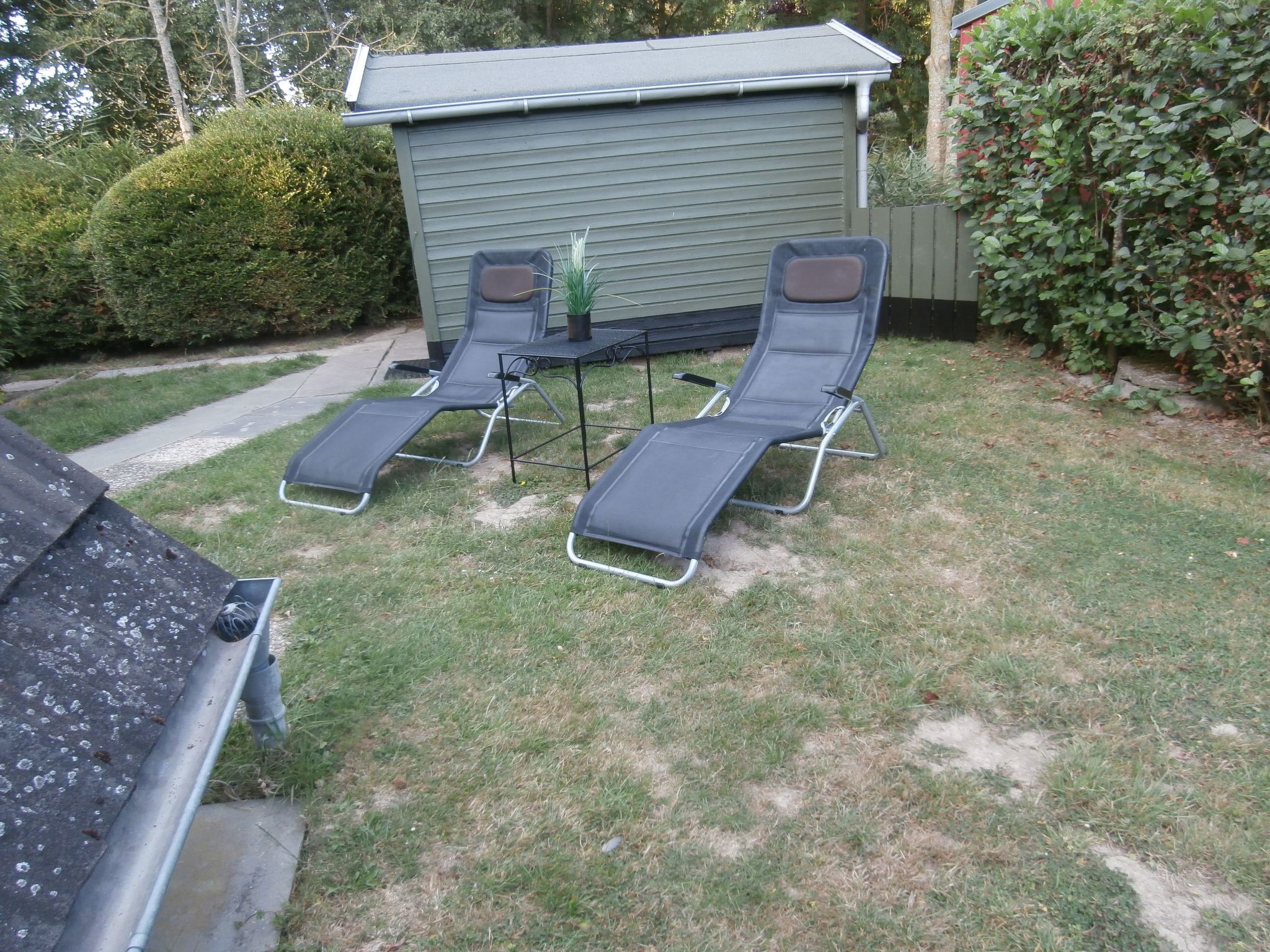 Uriges Ferienhaus mit Garten und Grill-Drinnen