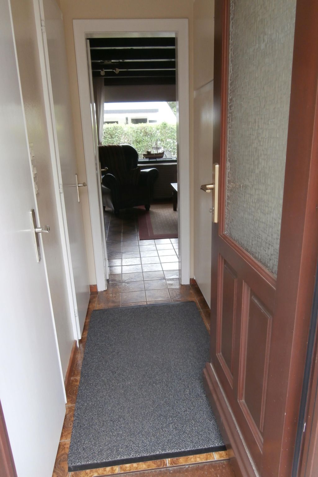 Uriges Ferienhaus mit Garten und Grill-Drinnen