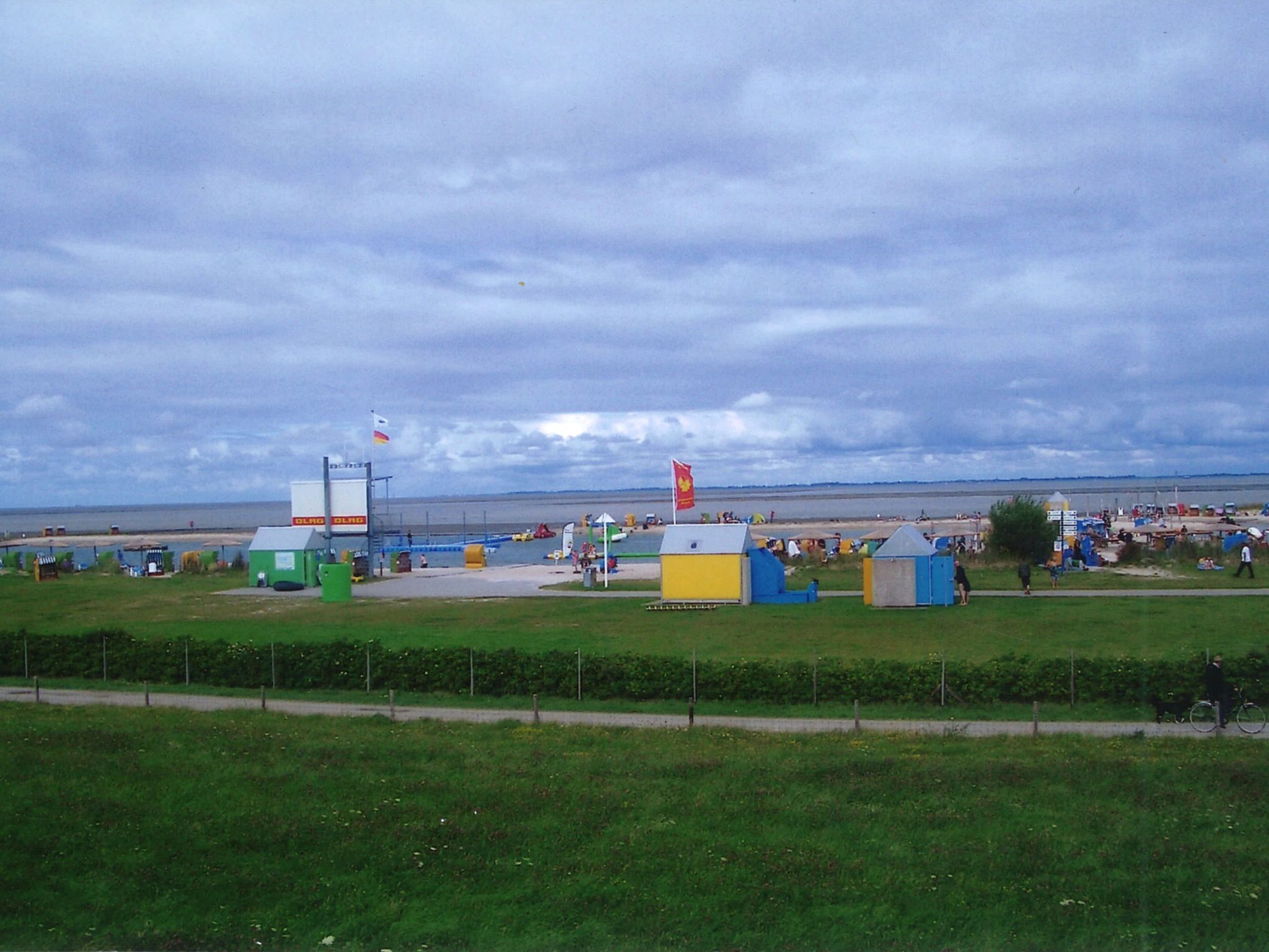 Uriges Ferienhaus mit Garten und Grill-Drinnen