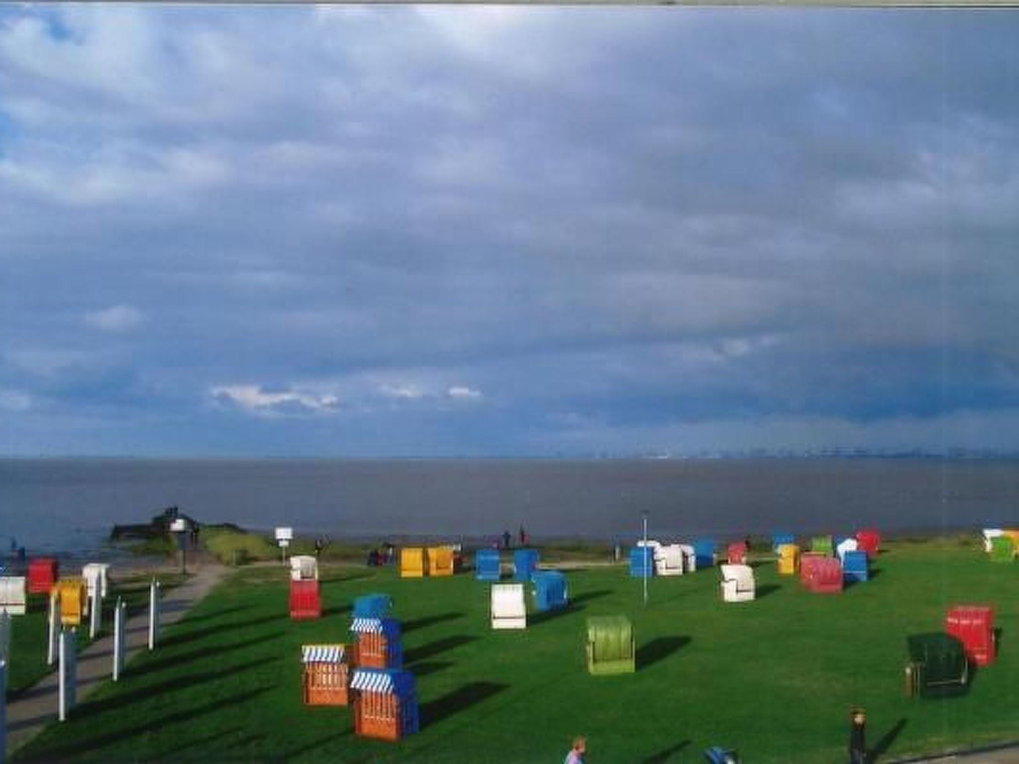 Uriges Ferienhaus mit Garten und Grill-Drinnen