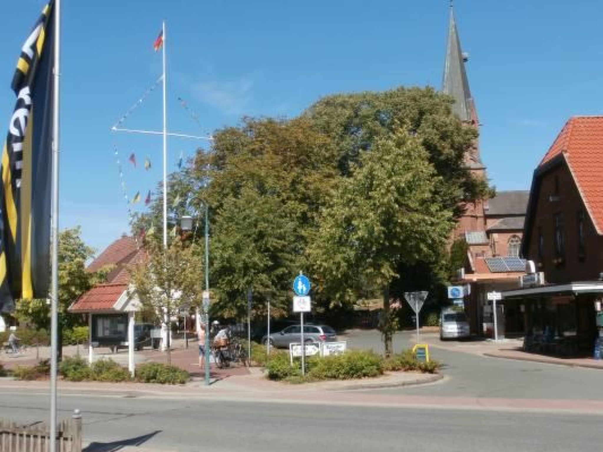 Uriges Ferienhaus mit Garten und Grill-Drinnen