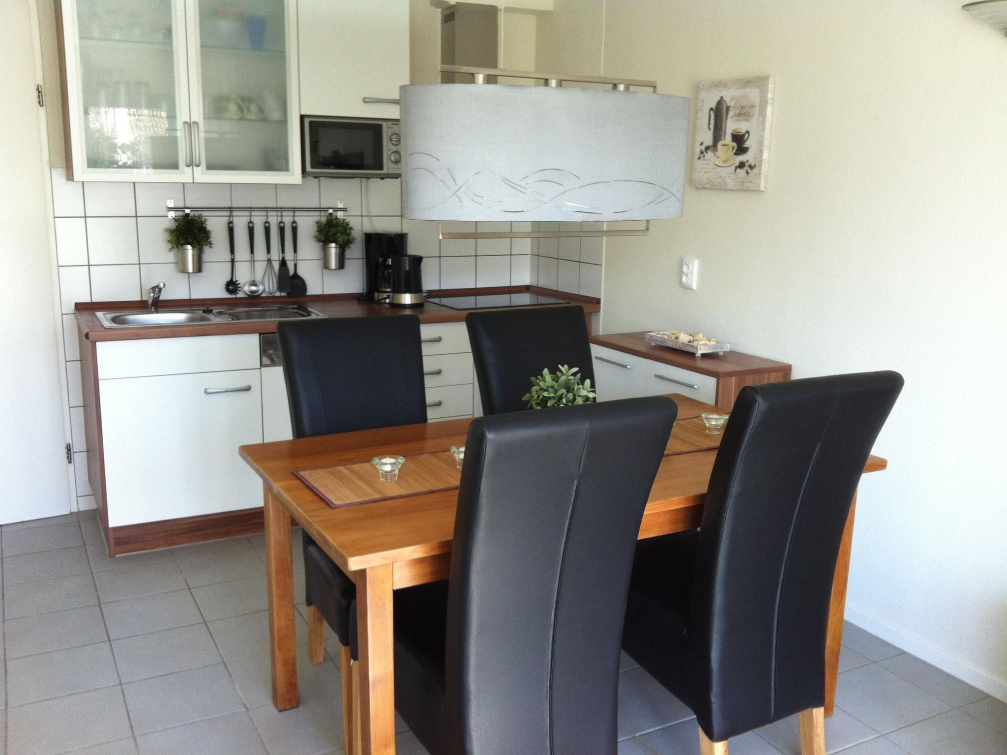 Beach House  in Tossens - Image 4
