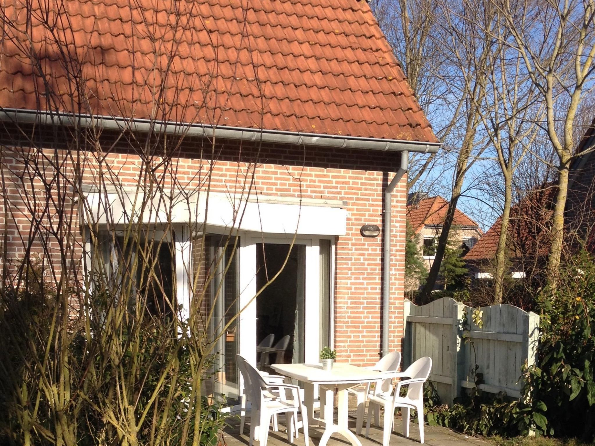Beach House  in Tossens — House (3 of 14)