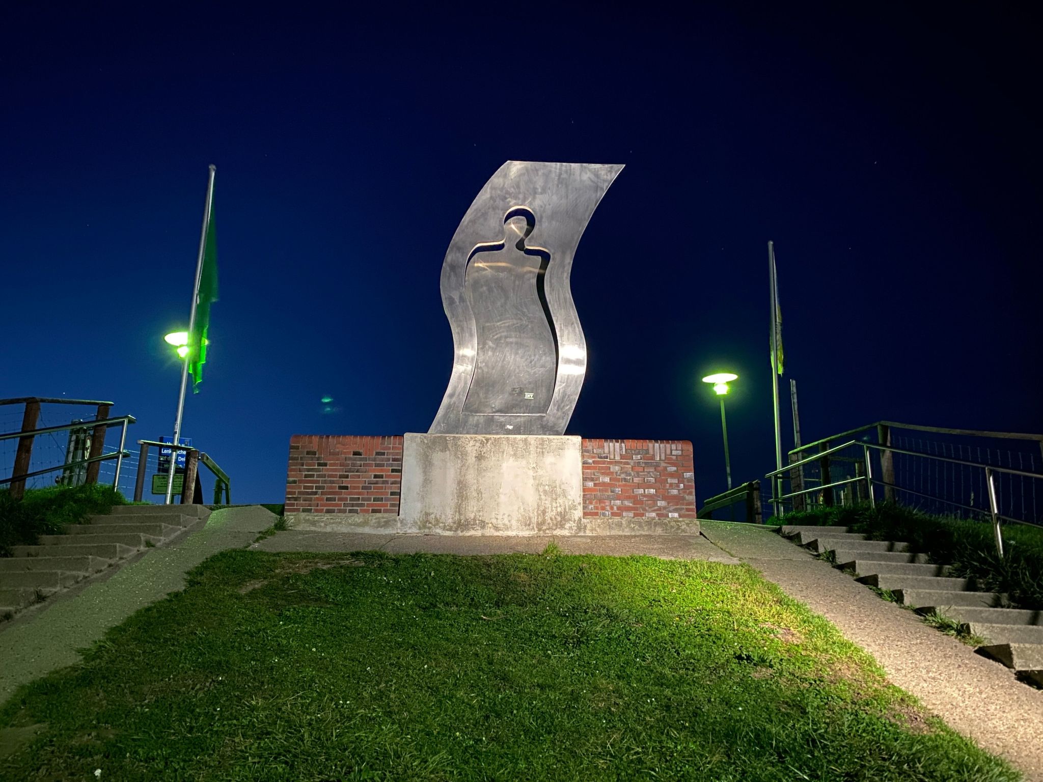 Freistehendes Ferienhaus in Tossens mit Terrasse-Image-tags.info