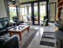 Vrijstaande bungalow aan zee in Burhave met tuin en carport - thumbnail 1