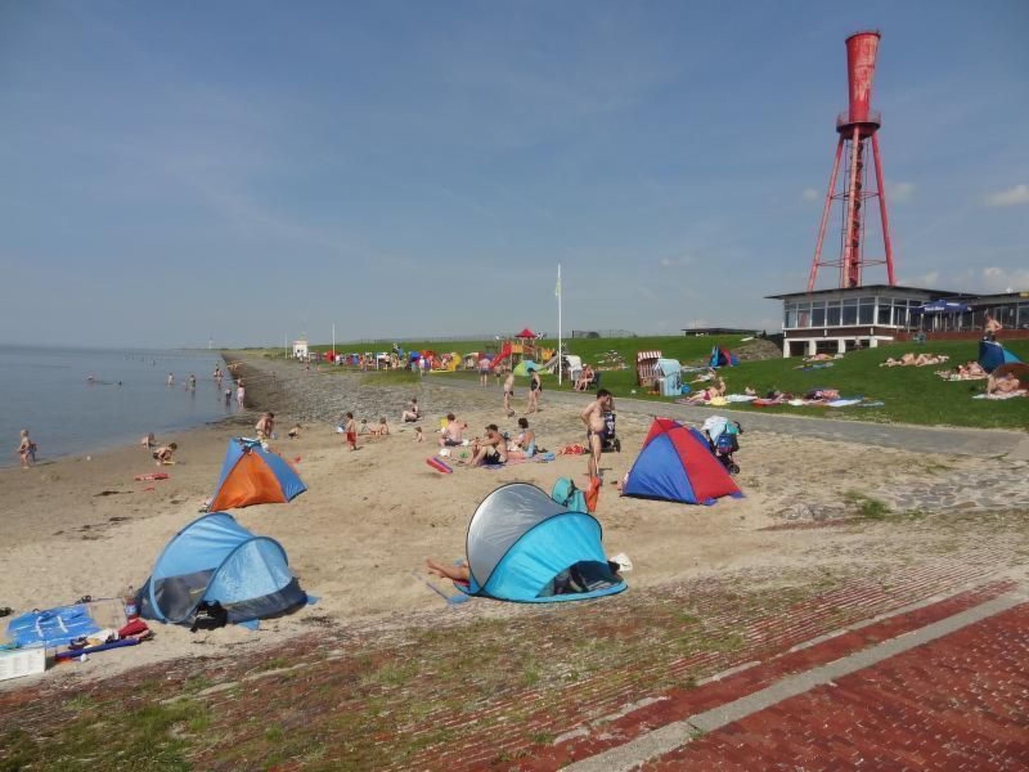 Hochwertiges Ferienhaus in einem Ferienpark-Dedans