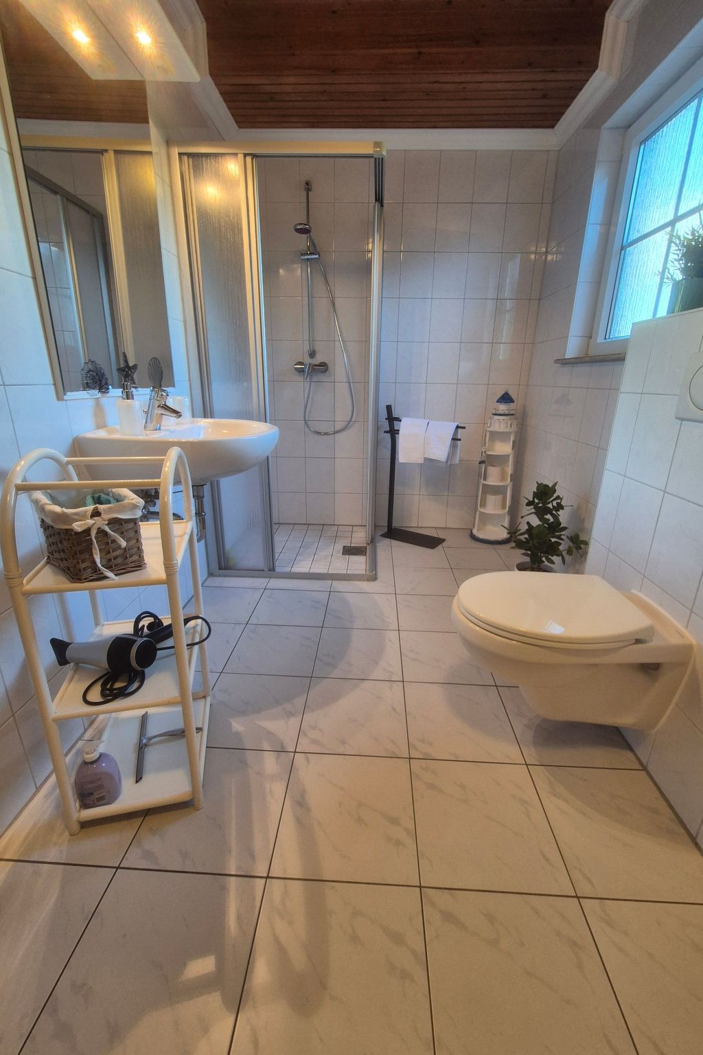 Mit Wintergarten und Garten am Deich-Inside