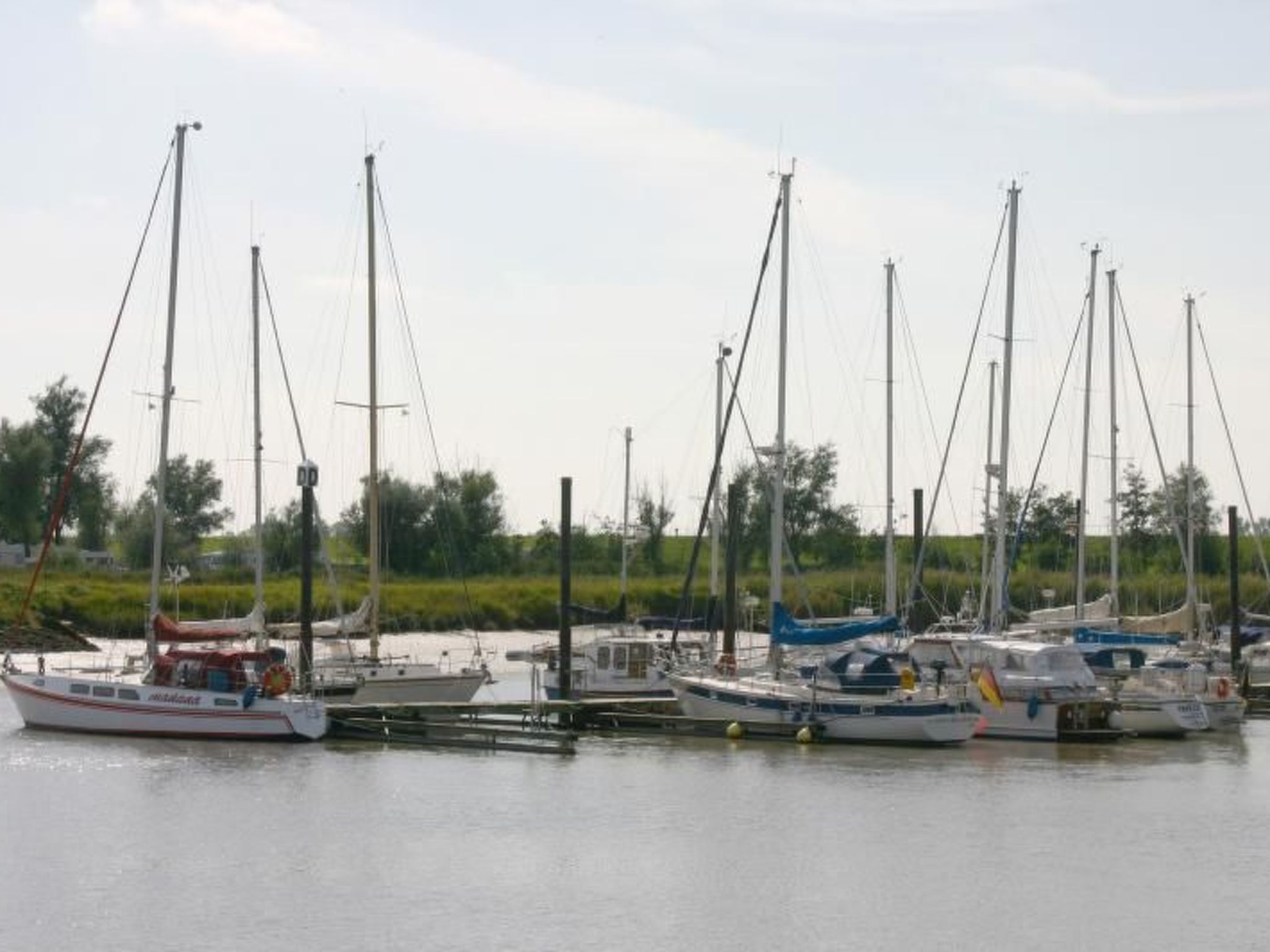 Mit Wintergarten und Garten am Deich-Inside