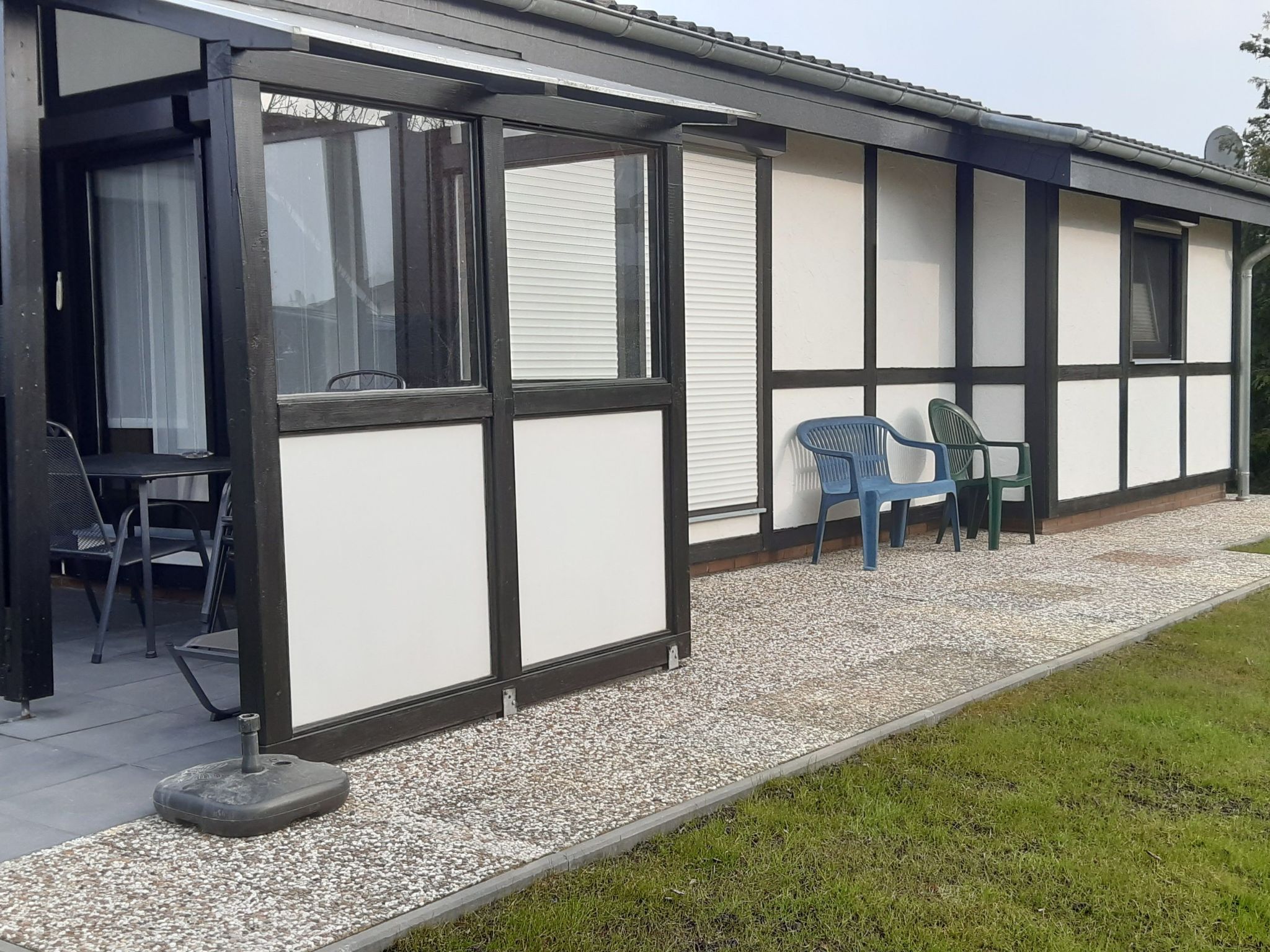 In Burhave mit Terrasse und Grill