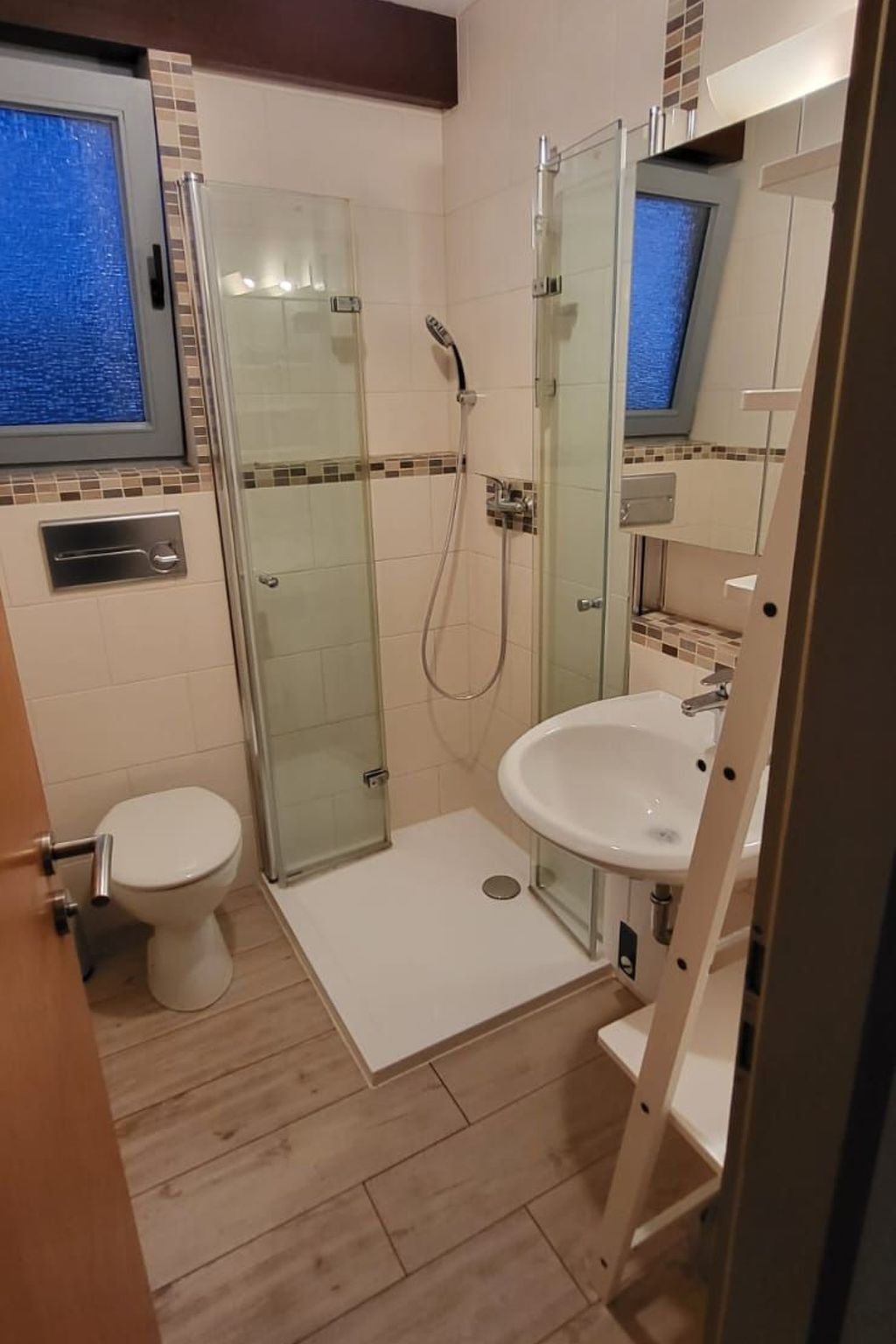 Unmittelbar hinter dem Deich gelegenes Nurdachhaus-Inside