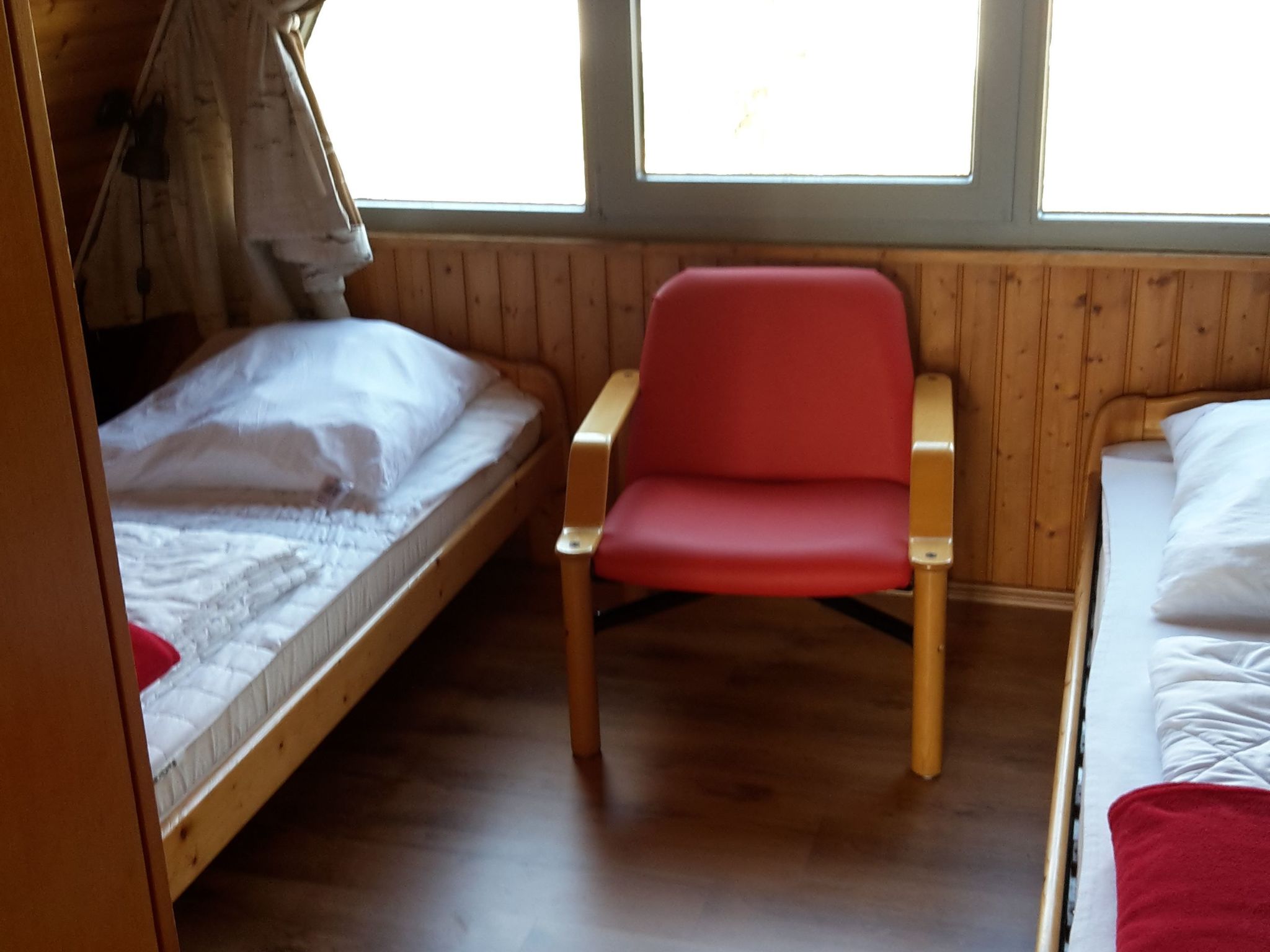 Unmittelbar hinter dem Deich gelegenes Nurdachhaus-Inside