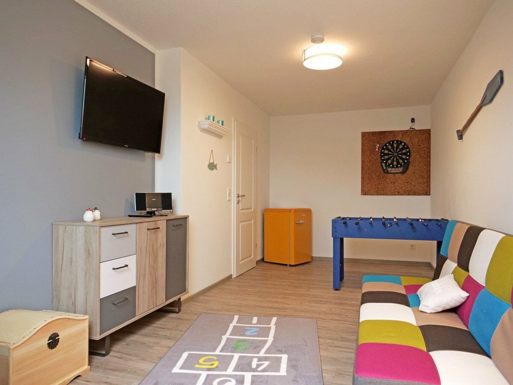 In Burhave mit Großer Terrasse-Drinnen