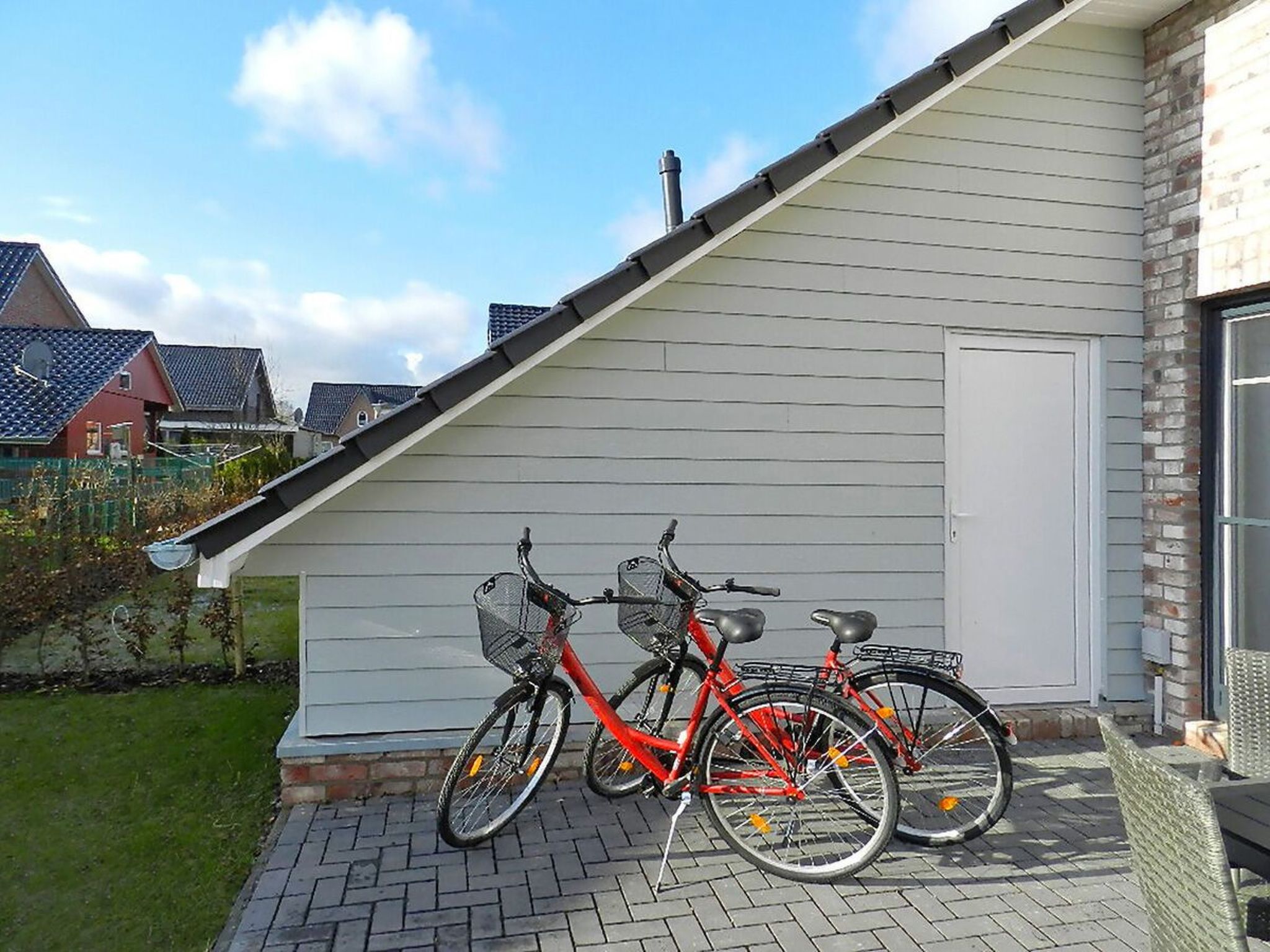 In Burhave mit Großer Terrasse-Drinnen