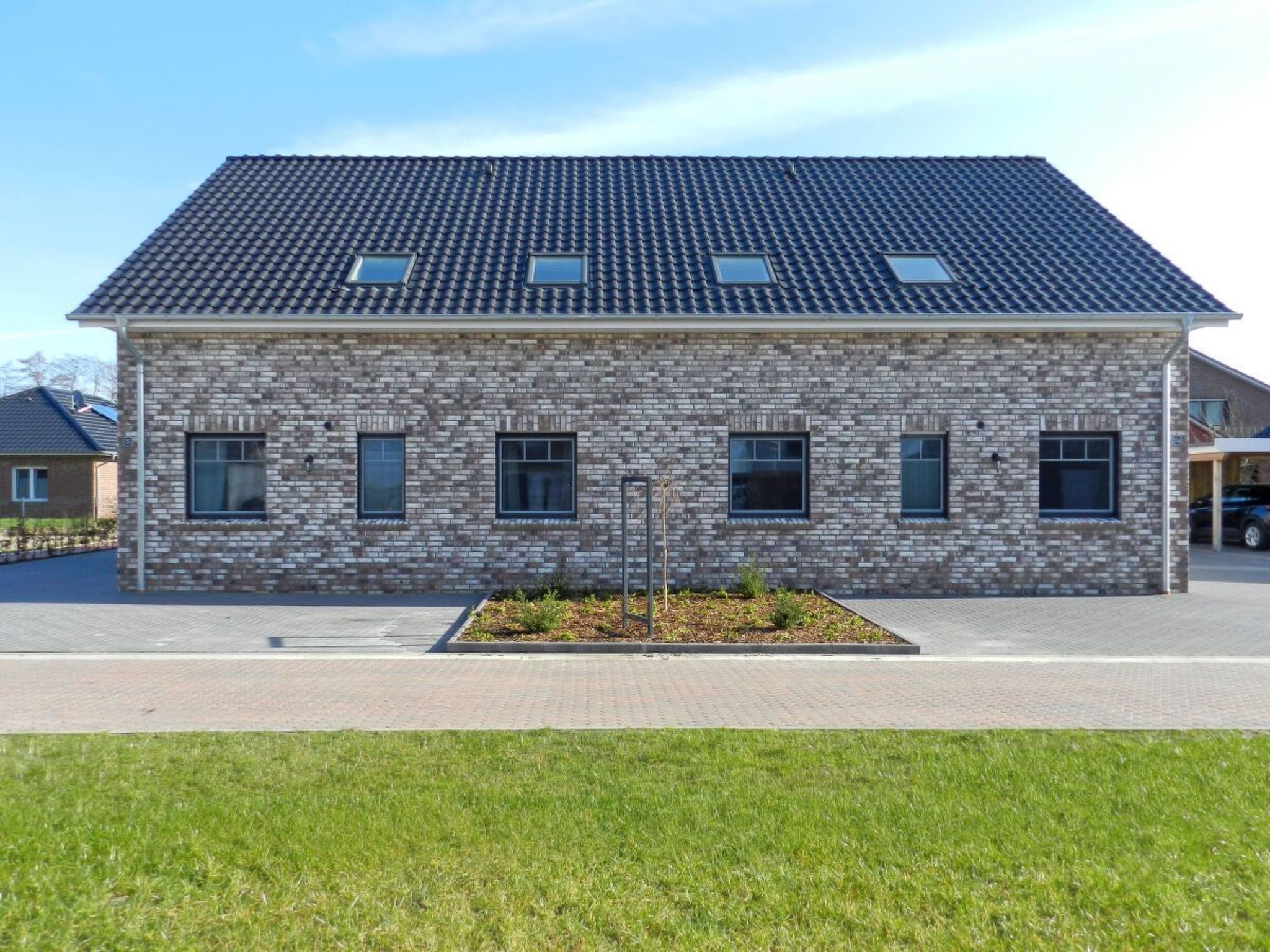 In Burhave mit Großer Terrasse-Drinnen