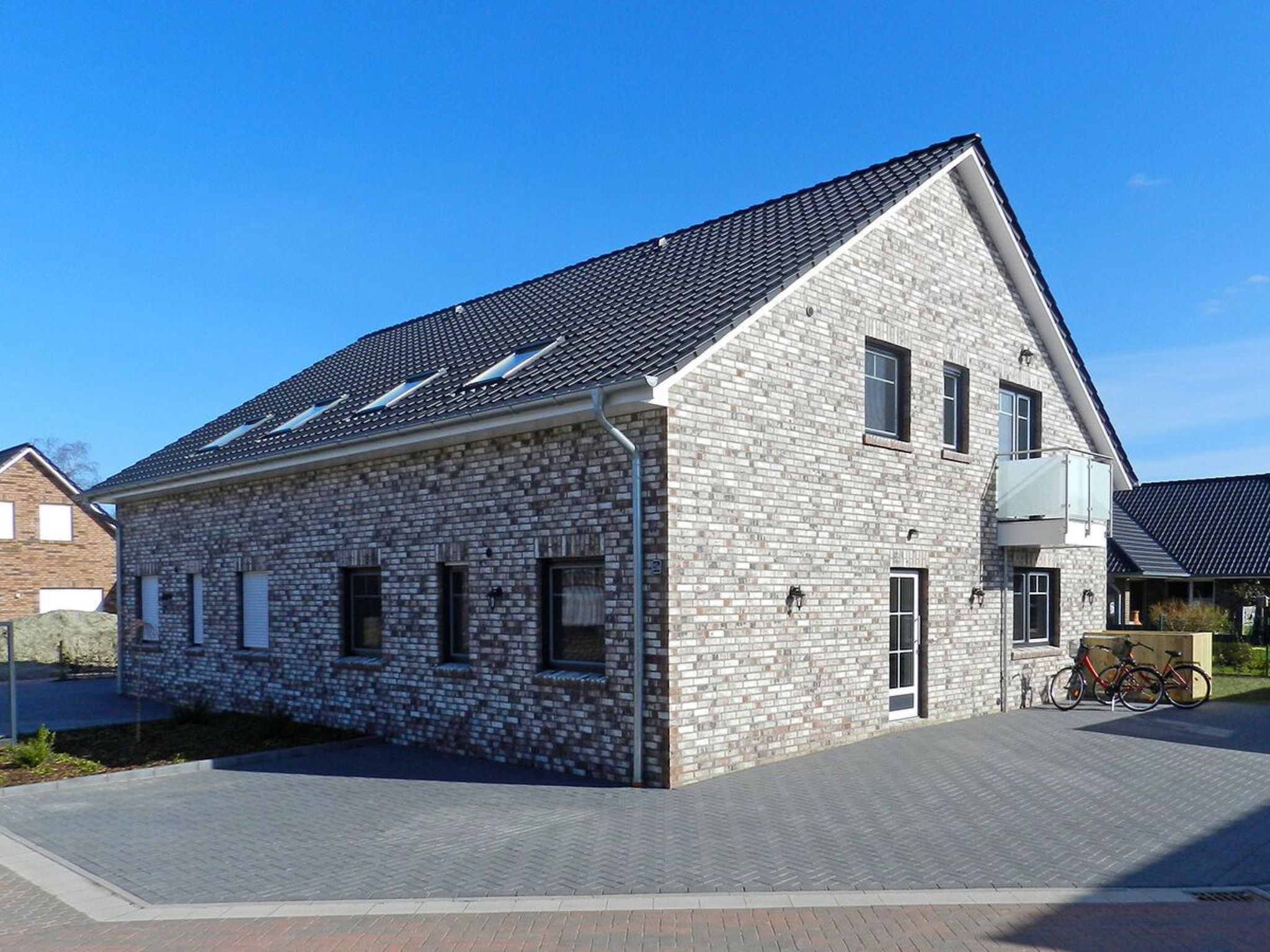 In Burhave mit Großer Terrasse-Drinnen