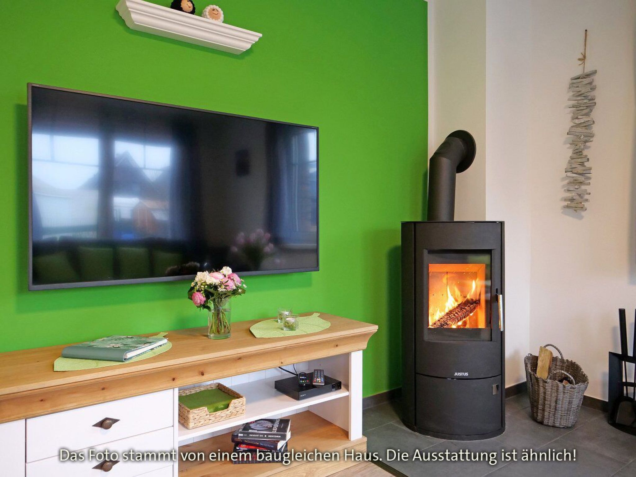 In Burhave mit Großer Terrasse-Drinnen