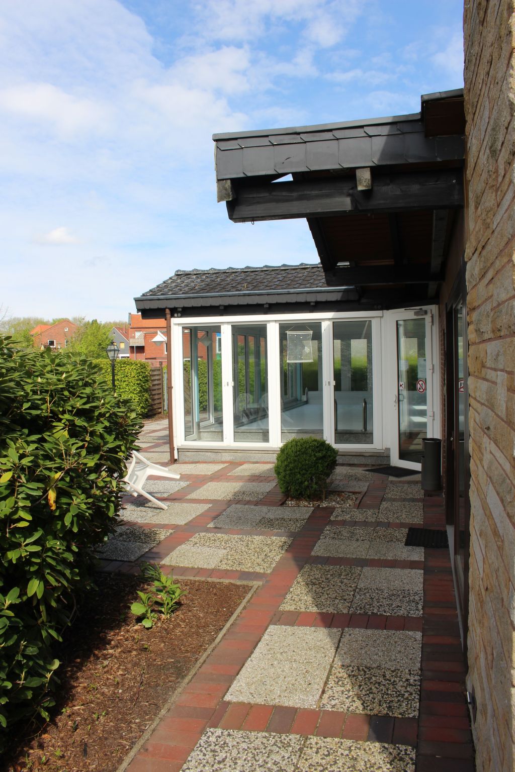 Geräumige Ferienwohnung in Burhave mit Grill, Garten und Pool-Binnen