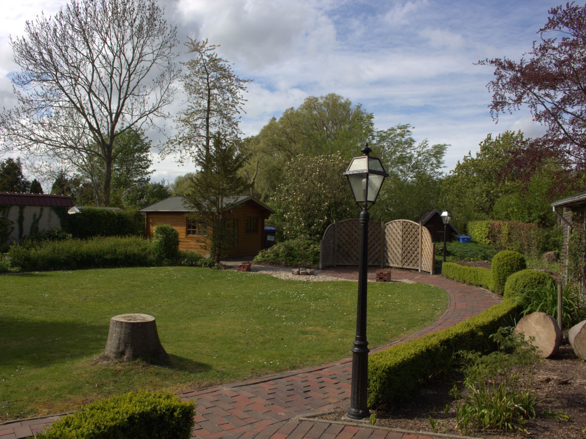 Geräumige Ferienwohnung in Burhave mit Grill, Garten und Pool-Binnen