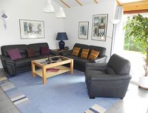 E19 Haus mit Wintergarten, Terrasse und Garten