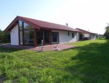 E19 Haus mit Wintergarten, Terrasse und Garten