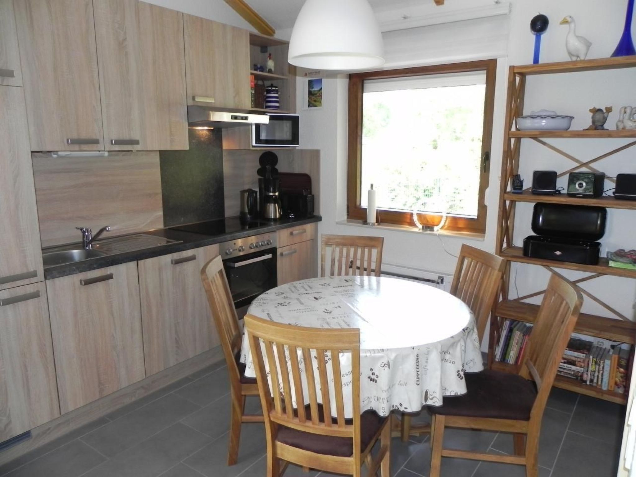 E19 Haus mit Wintergarten, Terrasse und Garten-Inside