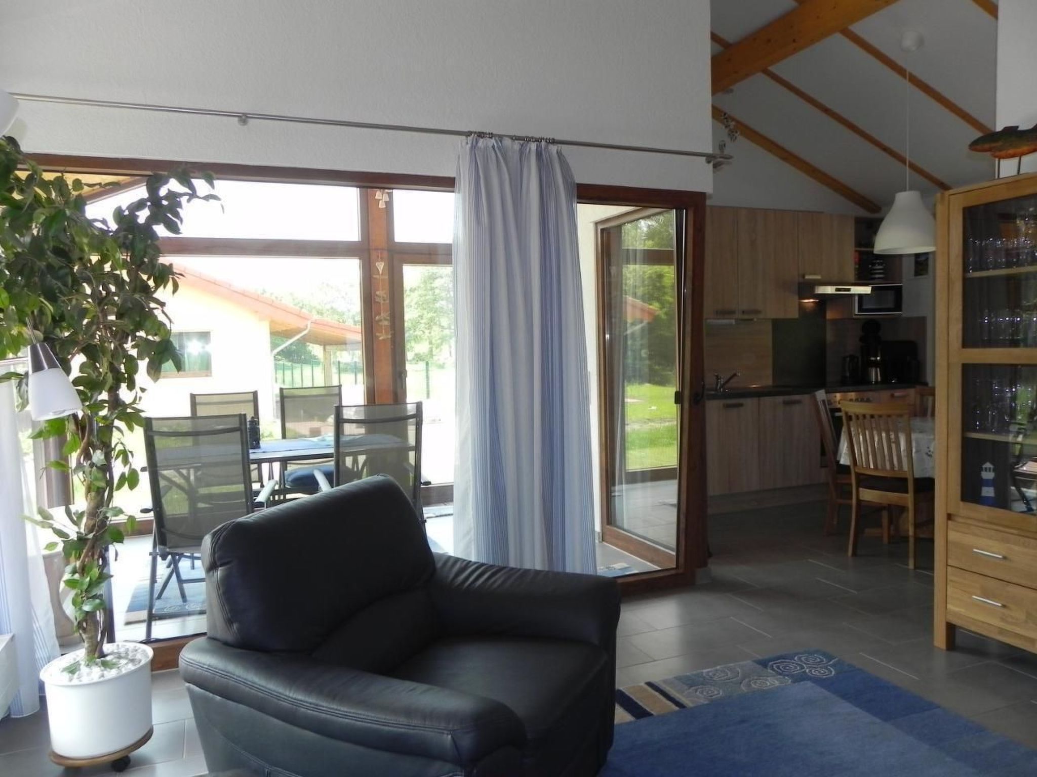 E19 Haus mit Wintergarten, Terrasse und Garten-Inside