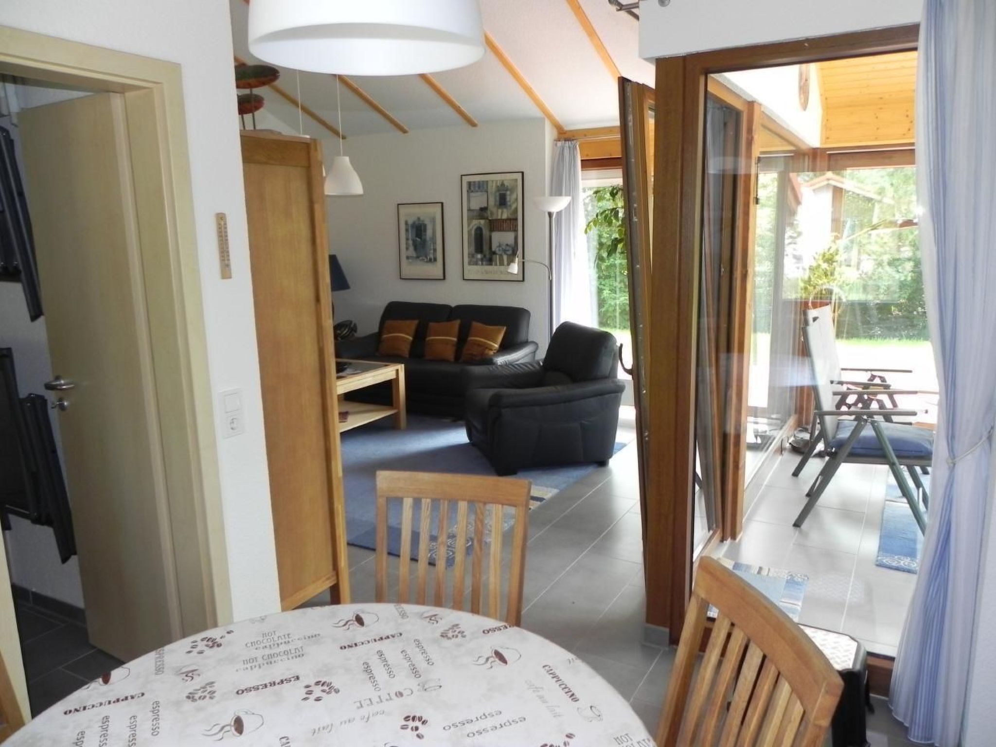 E19 Haus mit Wintergarten, Terrasse und Garten-Inside