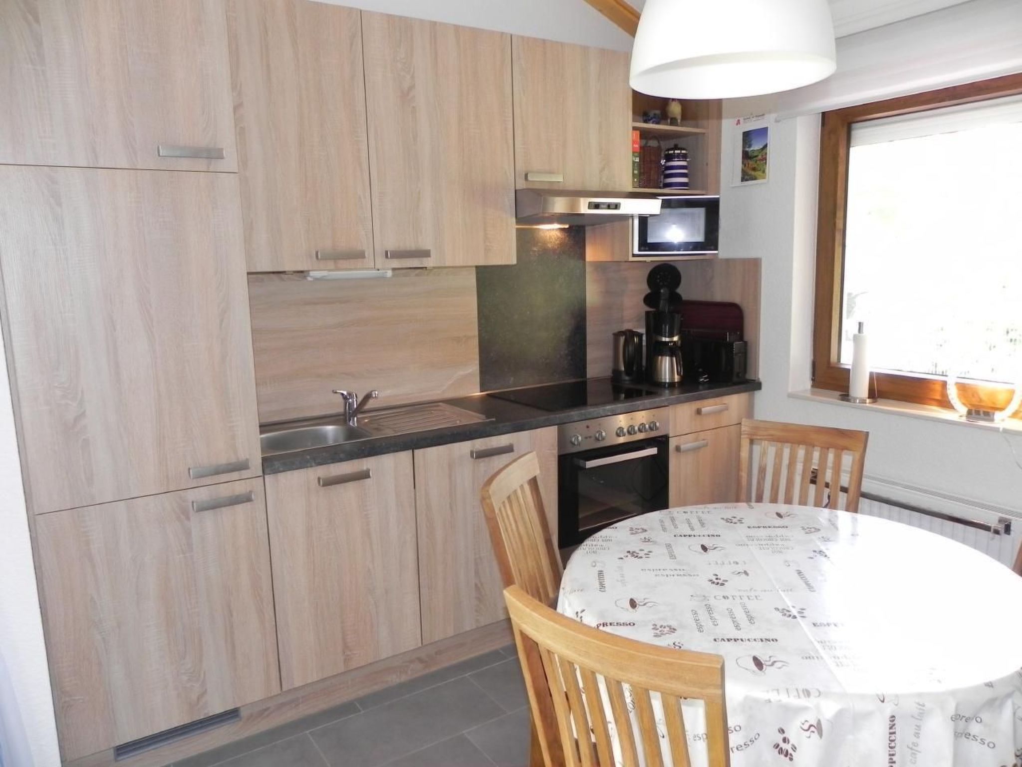 E19 Haus mit Wintergarten, Terrasse und Garten-Inside