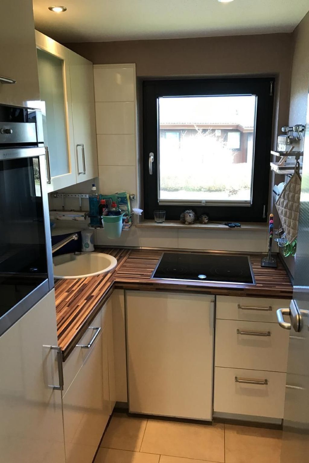 E13 Ferienhaus mit Garten, Terrasse und Deichblick-Binnen