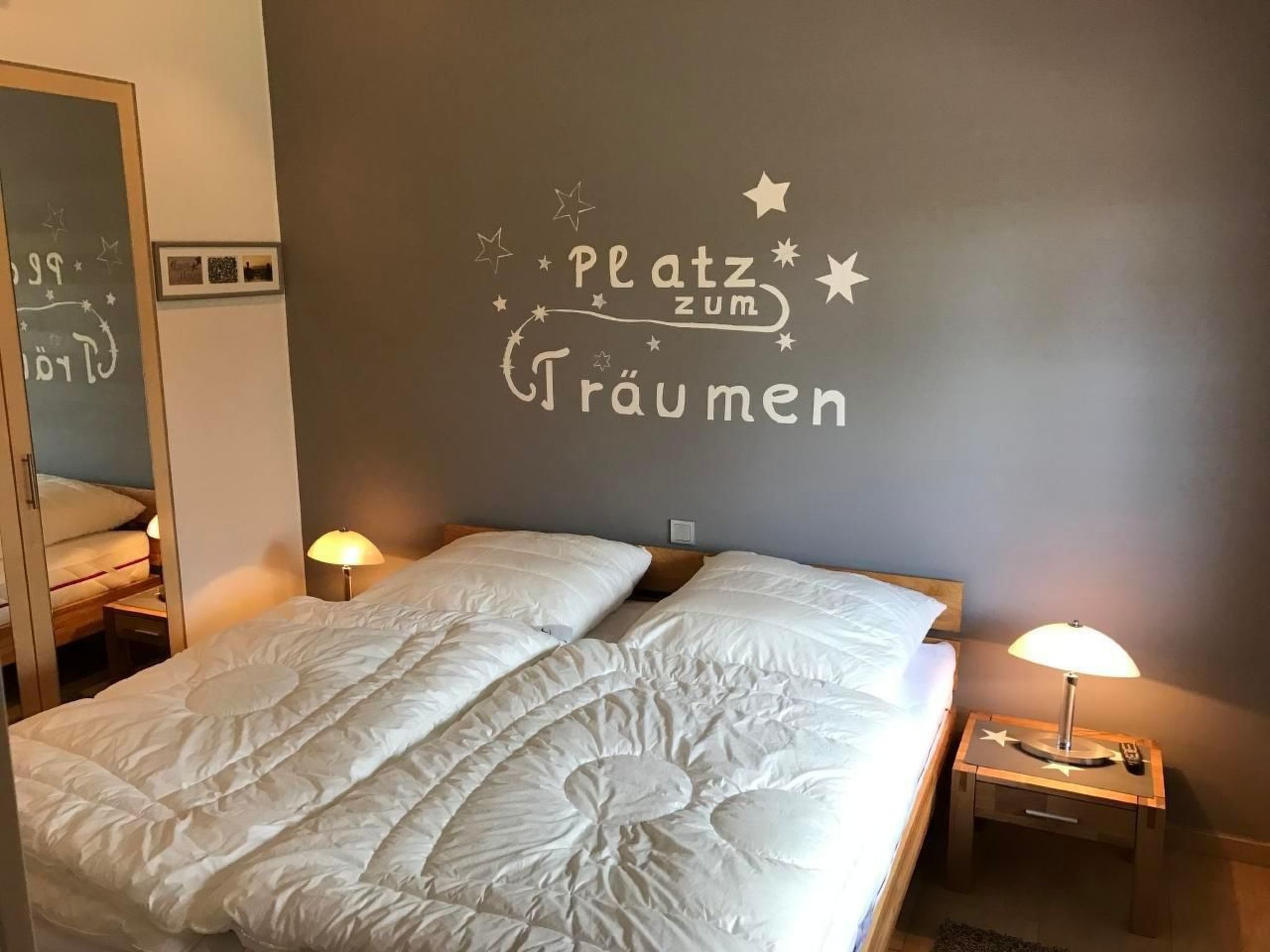 E13 Ferienhaus mit Garten, Terrasse und Deichblick-Binnen