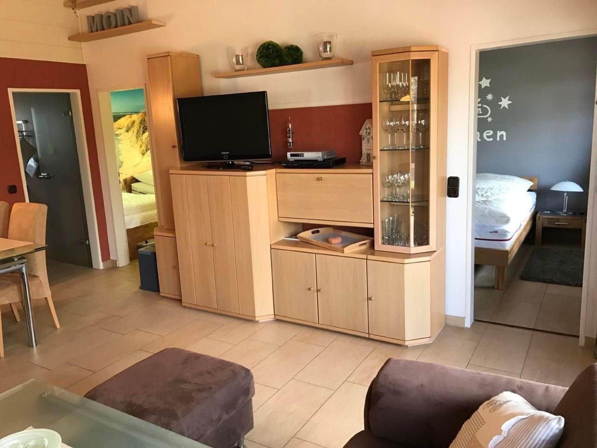 E13 Ferienhaus mit Garten, Terrasse und Deichblick-Binnen