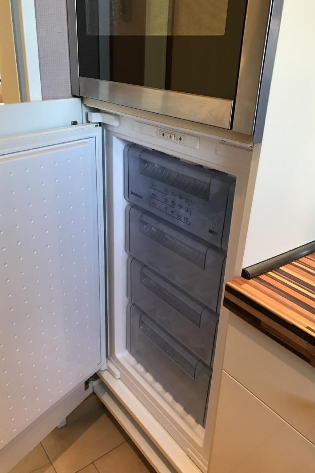 E13 Ferienhaus mit Garten, Terrasse und Deichblick-Binnen