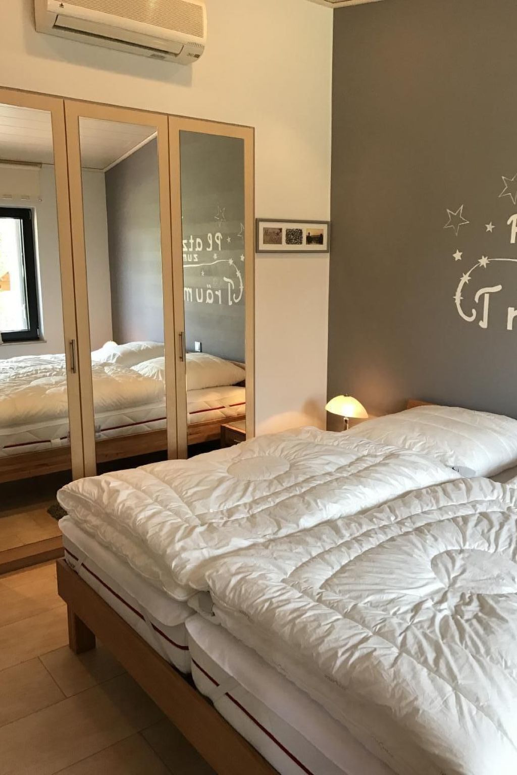 E13 Ferienhaus mit Garten, Terrasse und Deichblick-Binnen