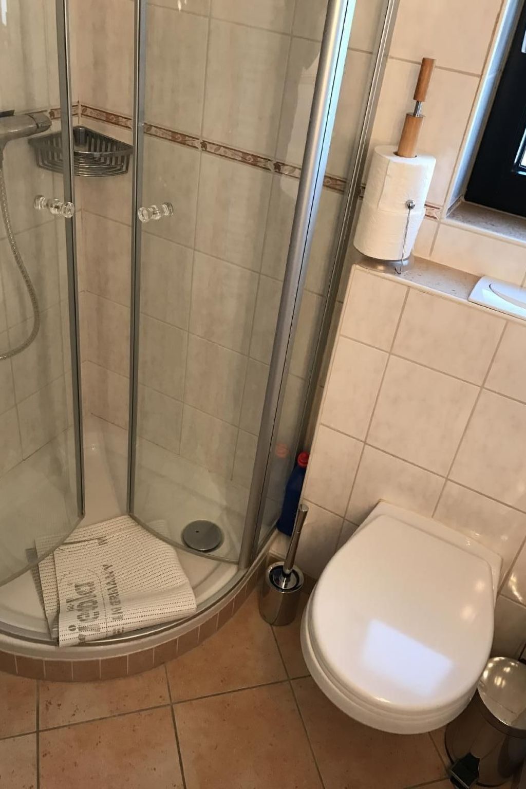 E13 Ferienhaus mit Garten, Terrasse und Deichblick-Binnen