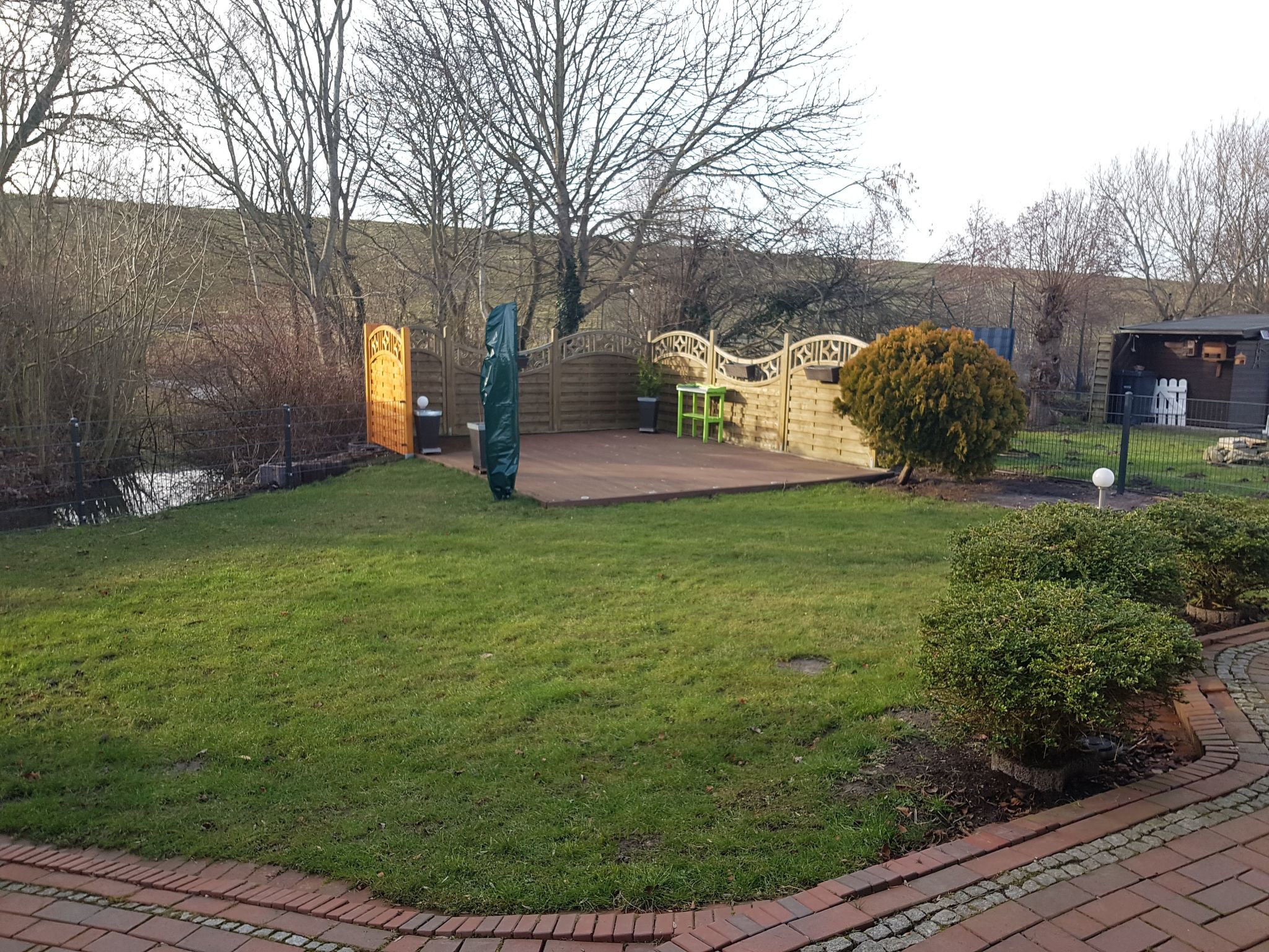 E13 Ferienhaus mit Garten, Terrasse und Deichblick-Binnen