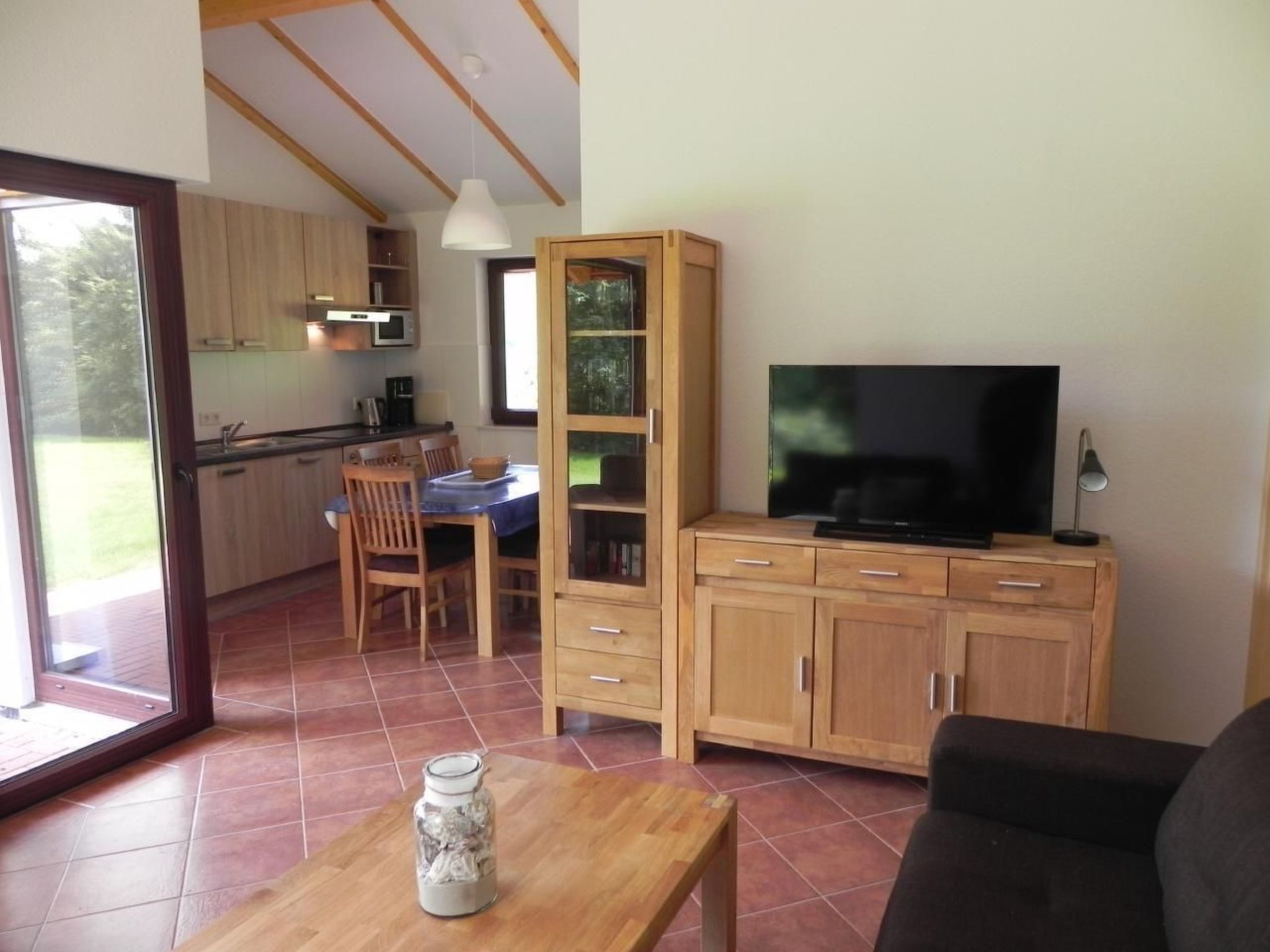 E18 Ferienhaus mit Garten und Terrasse-Binnen