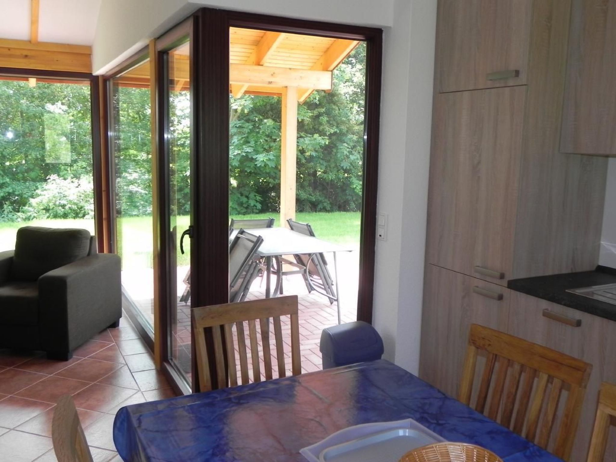 E18 Ferienhaus mit Garten und Terrasse-Binnen