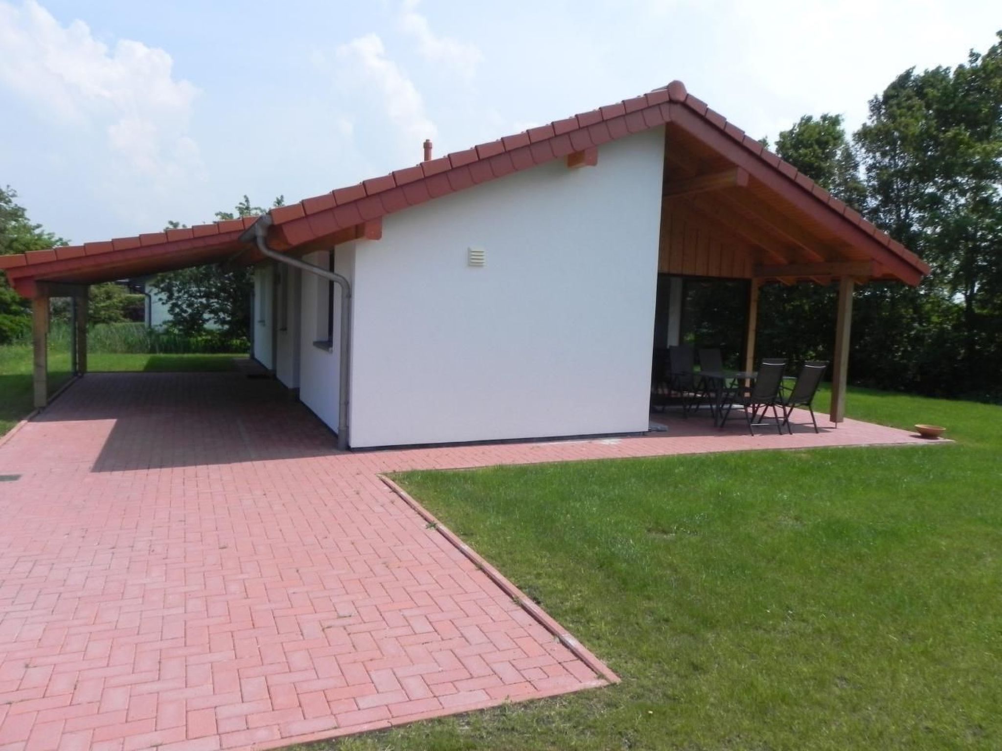 E18 Ferienhaus mit Garten und Terrasse-Binnen