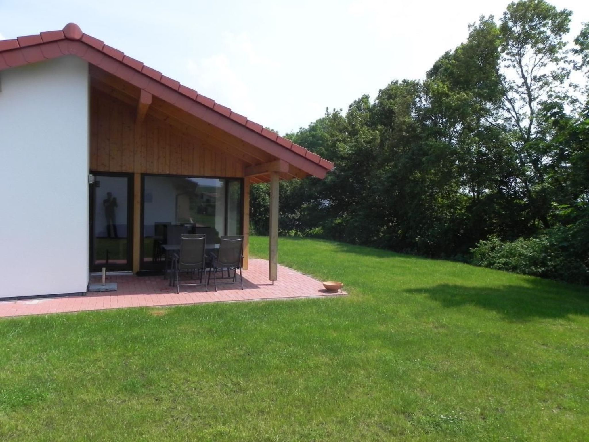 E18 Ferienhaus mit Garten und Terrasse-Binnen