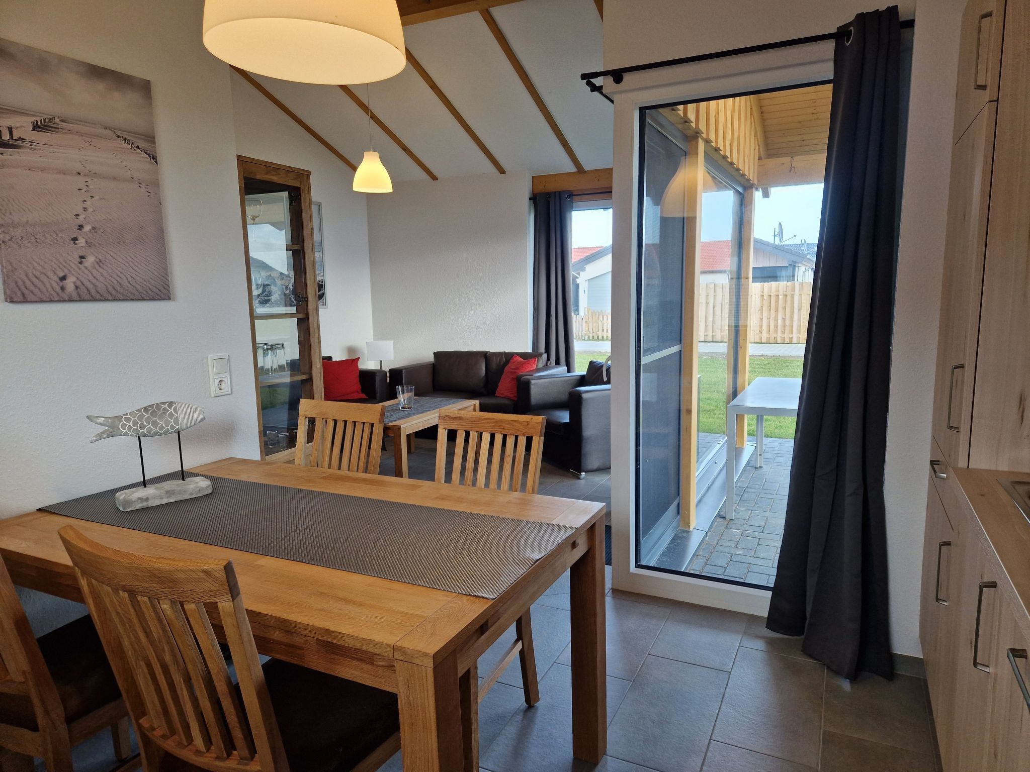 G16 Eingezäuntes Haus mit Terrasse und Garten-Binnen