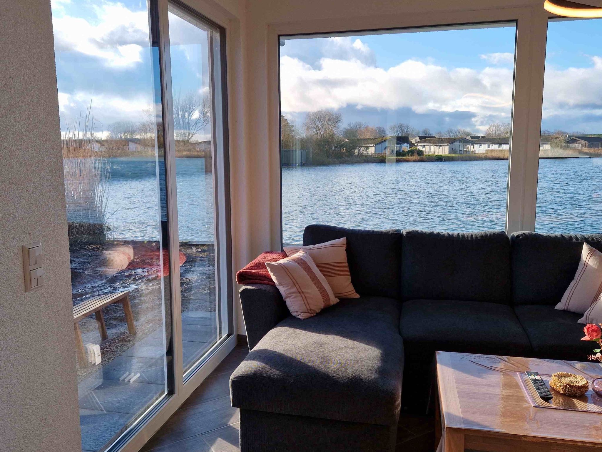 A 17 mit eigenem exklusivem Zugang zum Binnensee-Image-tags.info